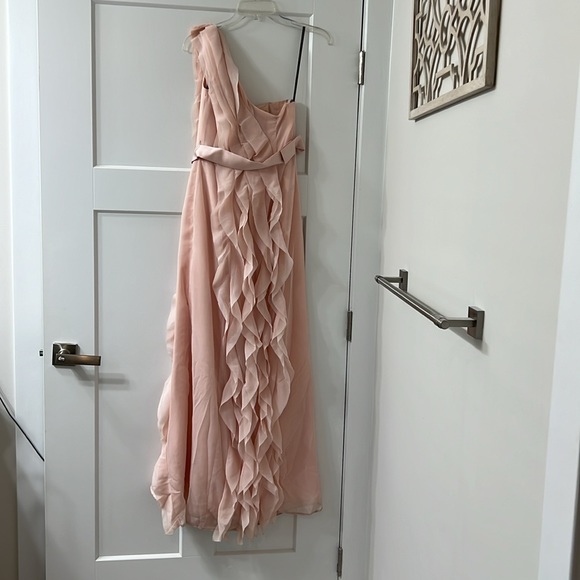 Vera Wang by David’s Bridal Bridesmaid Dress, One Shoulder, size 16. - Picture 2 of 4